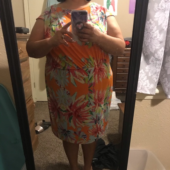 Dress - Picture 7 of 8